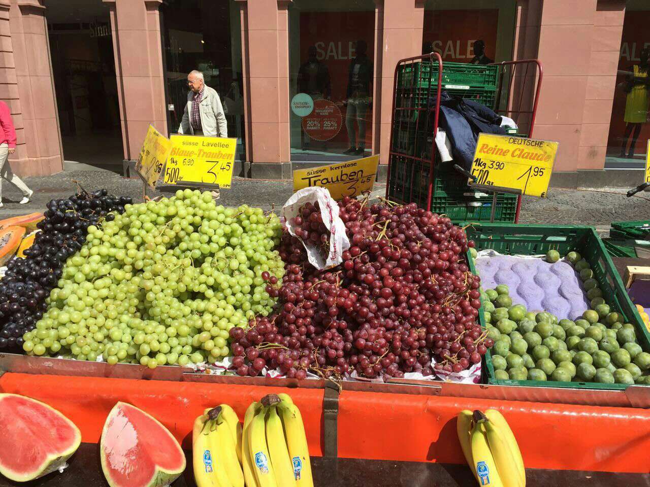 余教授德國鄉(xiāng)村行:德國水果賣品質(zhì) 余教授德國鄉(xiāng)村行:德國水果賣品質(zhì)