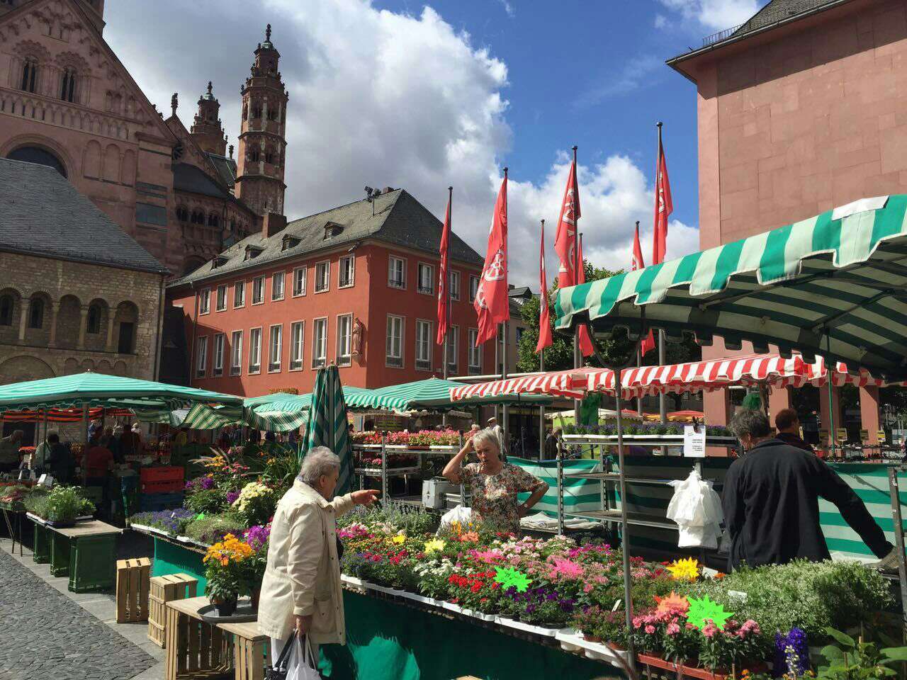 余教授德國鄉(xiāng)村行:德國水果賣品質(zhì) 余教授德國鄉(xiāng)村行:德國水果賣品質(zhì)