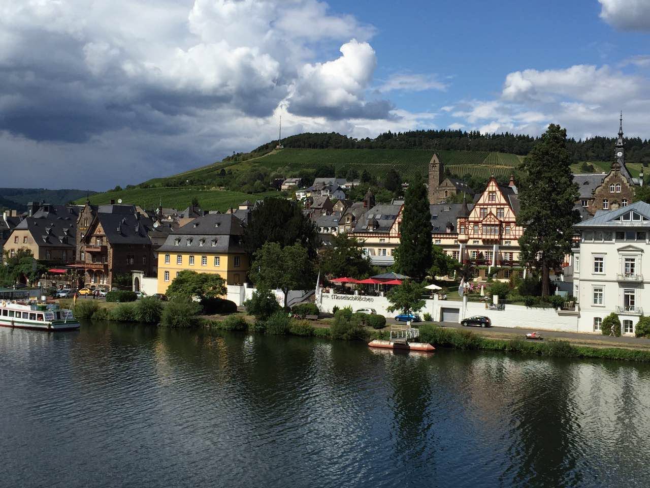 余教授德國鄉(xiāng)村行：雷司令葡萄酒產(chǎn)業(yè)對(duì)中國水果產(chǎn)業(yè)有啟示嗎？