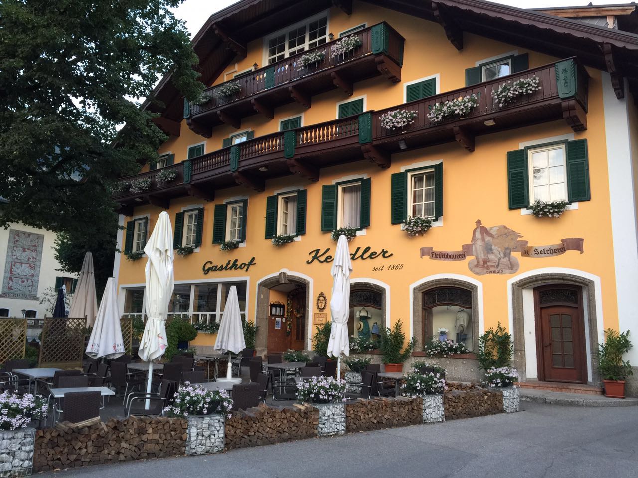 余教授奧地利鄉(xiāng)村行：萬(wàn)科為什么說(shuō)把奧地利小鎮(zhèn)搬回來(lái)？