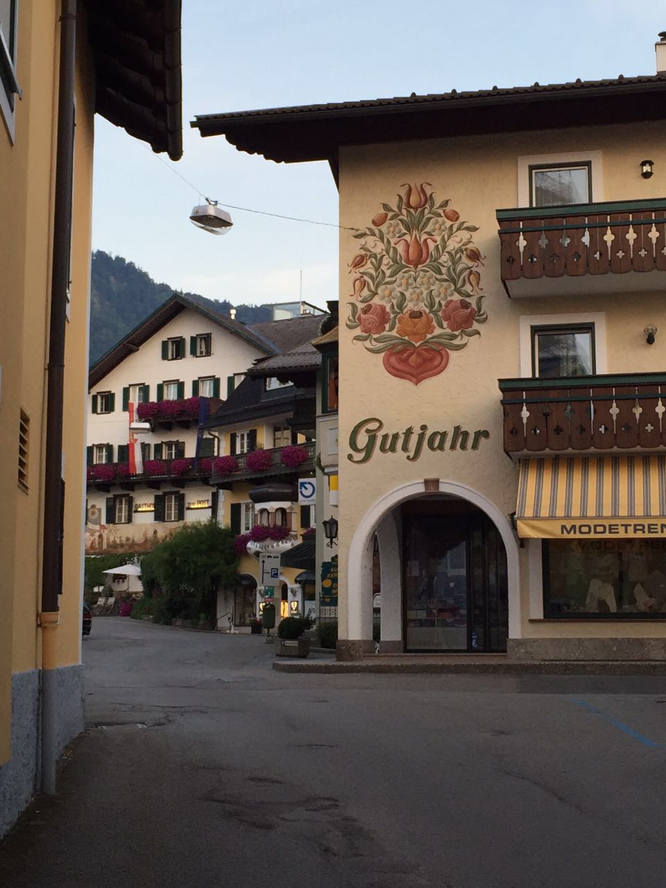 余教授奧地利鄉(xiāng)村行：萬(wàn)科為什么說(shuō)把奧地利小鎮(zhèn)搬回來(lái)？