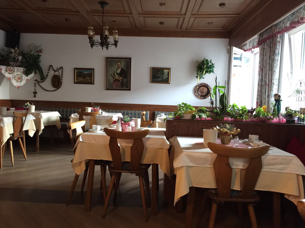 余教授奧地利鄉(xiāng)村行：萬(wàn)科為什么說(shuō)把奧地利小鎮(zhèn)搬回來(lái)？