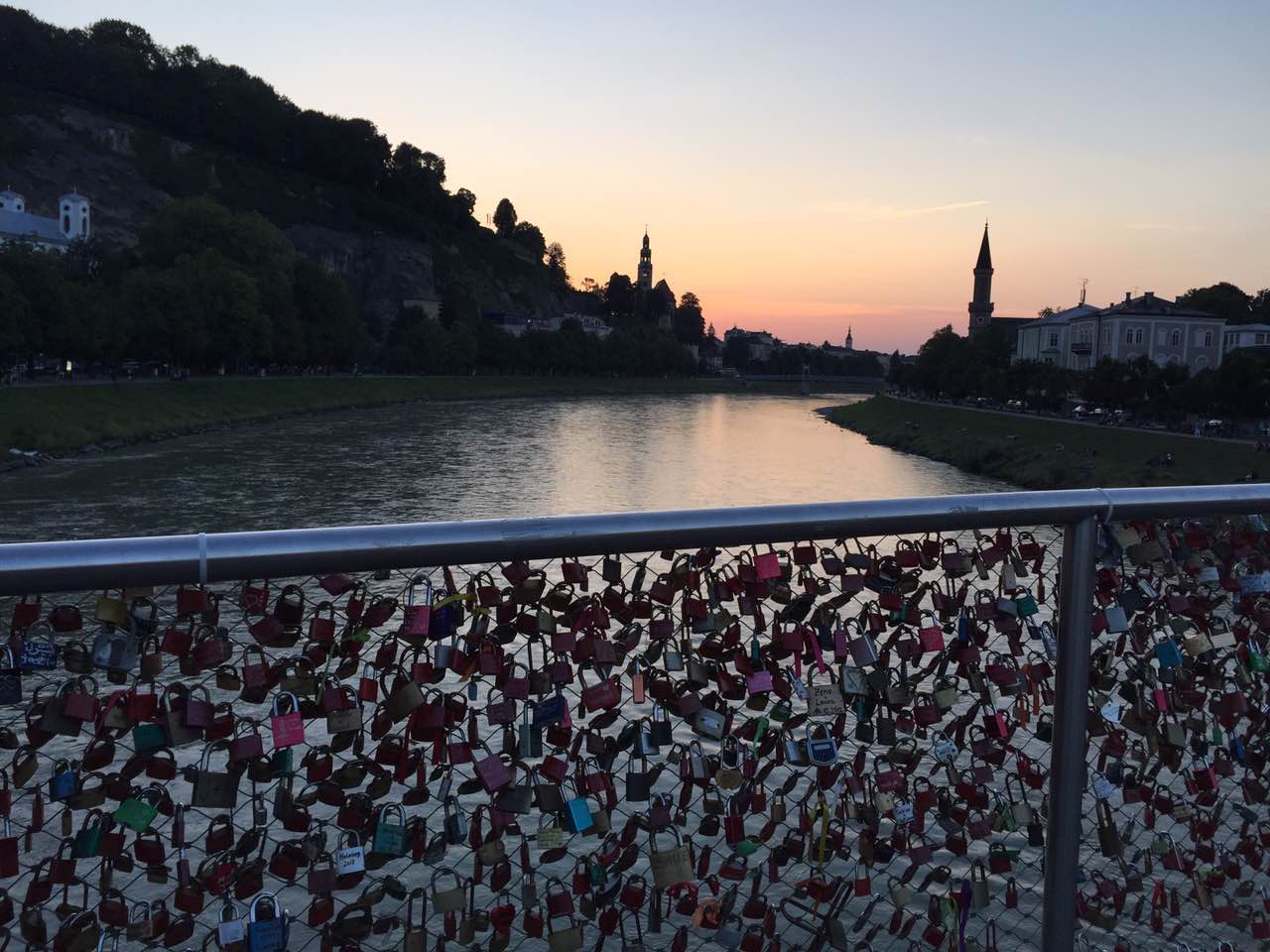 【余教授奧地利鄉(xiāng)村行:音樂之聲把游客帶到了薩爾斯堡】 【余教授奧地利鄉(xiāng)村行:音樂之聲把游客帶到了薩爾斯堡】