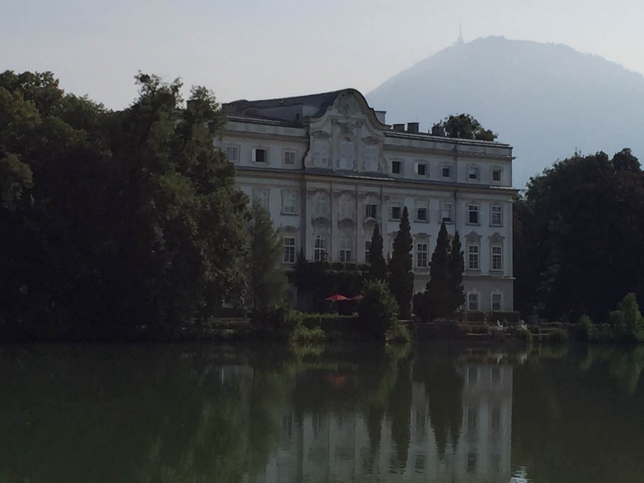 【余教授奧地利鄉(xiāng)村行:音樂之聲把游客帶到了薩爾斯堡】 【余教授奧地利鄉(xiāng)村行:音樂之聲把游客帶到了薩爾斯堡】