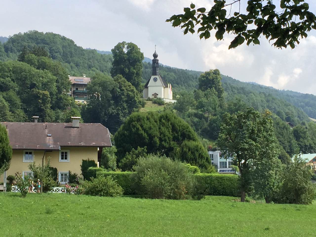 【余教授奧地利鄉(xiāng)村行:音樂之聲把游客帶到了薩爾斯堡】 【余教授奧地利鄉(xiāng)村行:音樂之聲把游客帶到了薩爾斯堡】