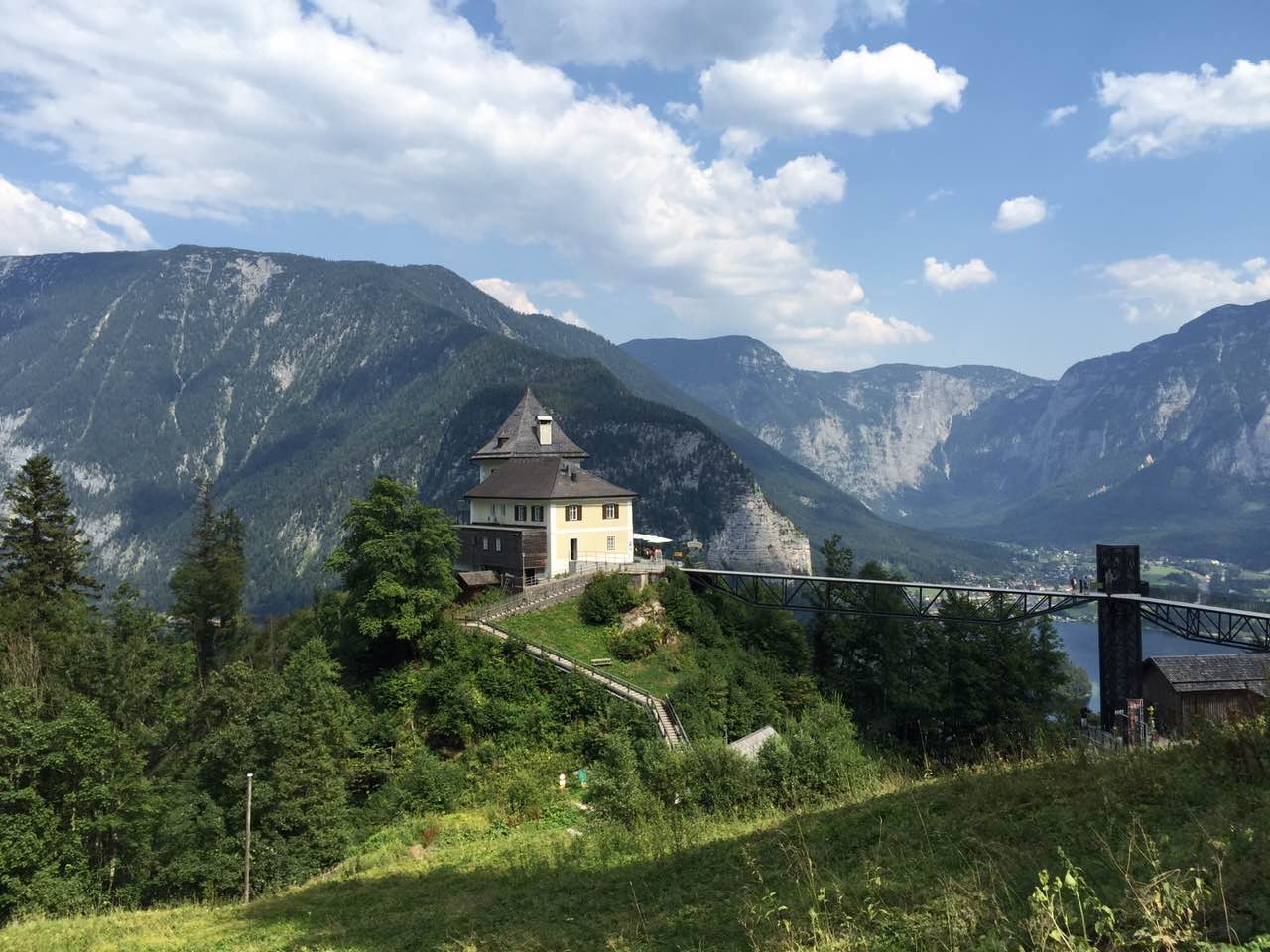 【余教授奧地利鄉(xiāng)村行:音樂之聲把游客帶到了薩爾斯堡】 【余教授奧地利鄉(xiāng)村行:音樂之聲把游客帶到了薩爾斯堡】